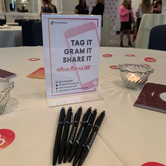 Meet your Posher, Stela - Picture 2 of 2